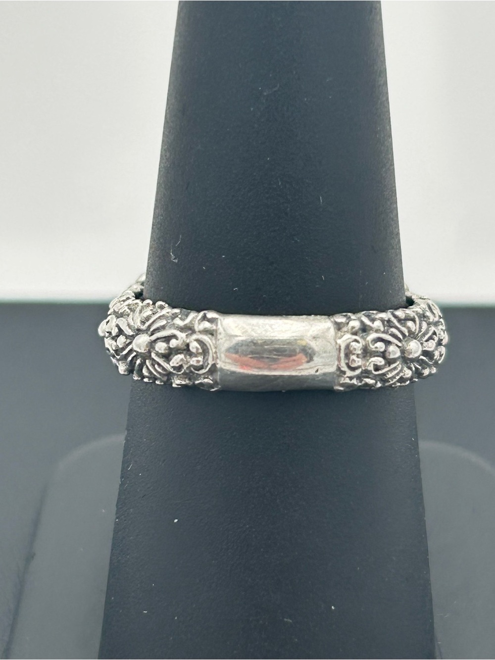 Sarda Sterling Silver Tanzanite Ring - Picture 5 of 11